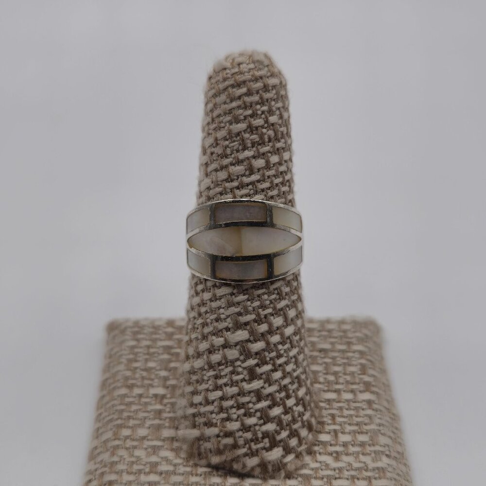 Size 6.5 Sterling Silver Cute White Shell Inlay Ring A2516